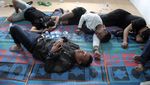 Terdampar di Deli Serdang, Para TKI dari Malaysia Tidur Beralaskan Tikar