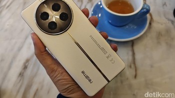 Tampilannya mirip dengan Realme 11 Pro Plus yang dirilis 2023. Foto: Adi Fida Rahman/detikINET