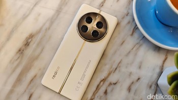 Inilah wujud Realme 12 Pro Plus. Foto: Adi Fida Rahman/detikINET