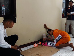 Rekonstruksi Sadisnya Ilham Cekik-Ikat Leher Astria hingga Tewas