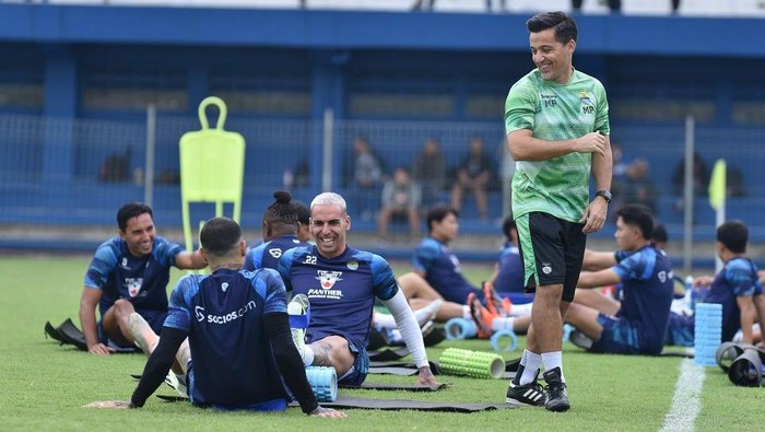 Skuad Persib kembali latihan.