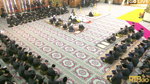 Suasana akad nikah Pangeran Mateen dari Brunei. (Tangkapan layar RTBGo Livestreaming Channel)