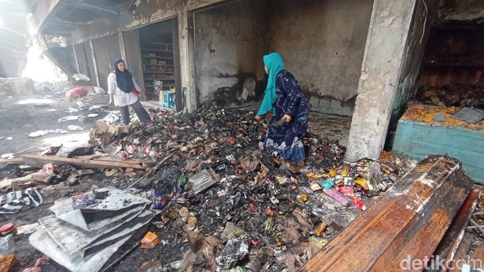 Suasana di Pasar Ngawen, Blora, Kamis (11/1/2024), usai kebakaran pada Selasa (9/1/2024).