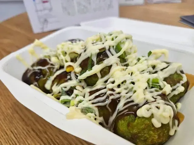 kreasi takoyaki hijau yang unik