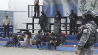 Mereka akan didakwa atas kasus terorisme.  