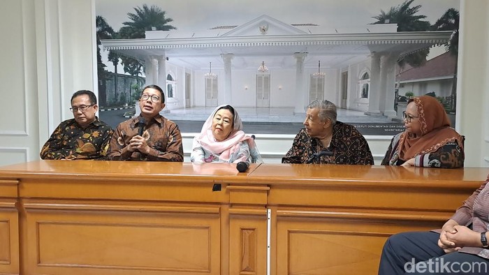 Uskup Agung Jakarta Ignatius Kardinal Suharyo dan Ketum PGI Pendeta Gomar Goltum di Istana Wapres, Jakpus (Lisye/detikcom)