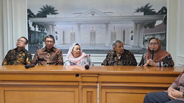 Wakil Presiden Maruf Amin menerima kunjungan Gerakan Nurani Bangsa yang diwakili oleh Shinta Nuriyah Wahid hingga Quraish Shihab.