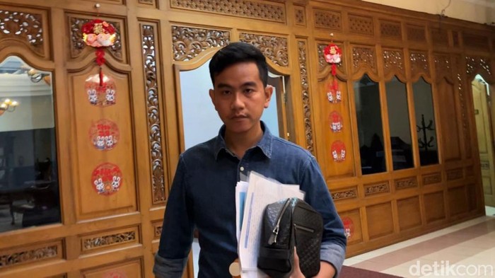 Wali Kota Solo Gibran Rakabuming Raka di Balai Kota Solo, Kamis (11/1/2024).
