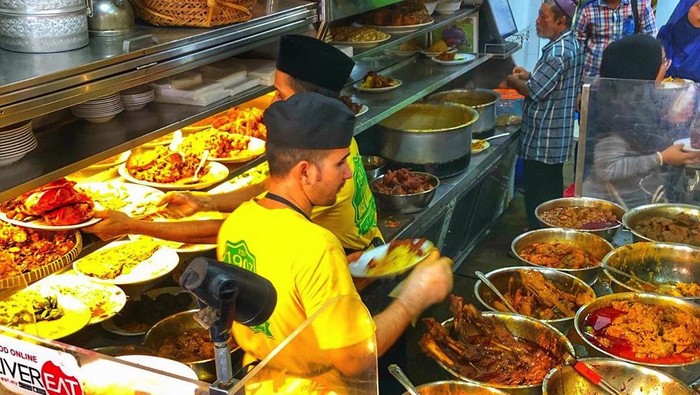 4 Hari Tak Ada Air, Warung Nasi Kandar Ini Rugi Rp 100 Juta!