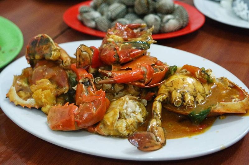 5 Warung Seafood Tenda Kaki Lima Ini Sukses Bertahan Puluhan Tahun