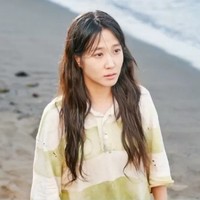 Park Eun BinAkting Park Eun Bin yang menuai pujian dalam Castaway Diva semakin meyakinkan dengan penampilannya yang tanpa makeup. Karakternya memang diceritakan terdampar dalam sebuah pulau selama 15 tahun. Tentu saja ia tidak bisa tampil secantik biasanya. Foto: Dok. Internet via Kbizoom