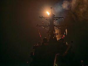 Houthi Kembali Menyerang Kapal Kargo di Laut Merah