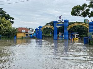 Banjir di Bandung, Kantor Pengujian Kendaraan Dishub Bandung Terendam