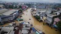 Sedikitnya lima kecamatan di kawasan Bandung Selatan, Kabupaten Bandung terendam banjir akibat meluapnya aliran Sungai Citarum yang terjadi pada Kamis (11/1) malam.