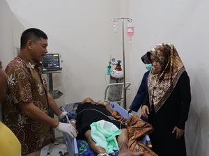 Angin Kencang di Mojokerto Lukai 2 Orang gegara Tertimpa Pohon