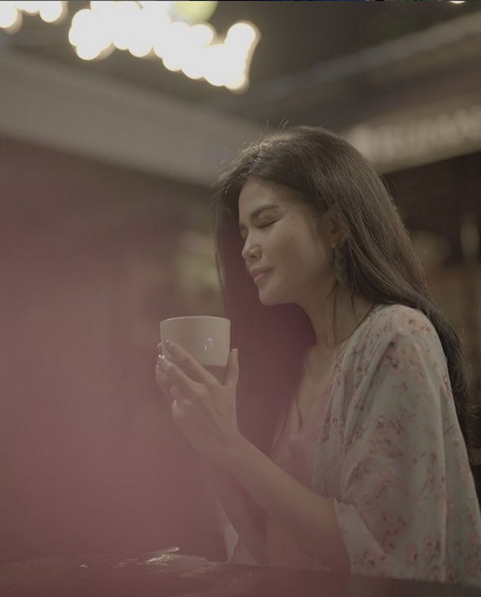 Cantiknya Karina Ranau, Istri Epy Kusnandar yang Jago Jualan Kue Cantiknya Karina Ranau, Istri Epy Kusnandar yang Jago Jualan Kue