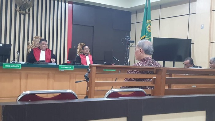 Eks Dirut Bank Jambi, El Halcon