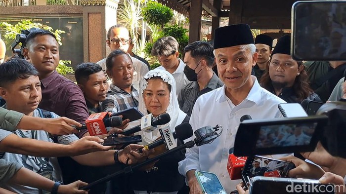 Ganjar Pranowo usai ziarah makam Gus Dur