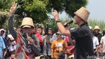 Ganjar Tampung Curhat Petani Tebu di Nganjuk soal Bibit-Impor Gula