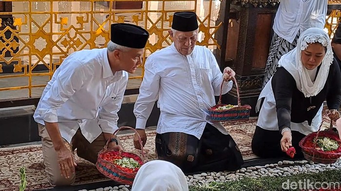 Ganjar ziarah makam Gus Dur