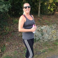 Fakta lain menyebutkan bahwa Gill terlihat tanpa cincin pernikahan pada musim panas tahun lalu dan status Facebooknya ditetapkan sebagai single. Pada 2022, ia masih mengenakan cincinnya dan berbagi foto selfie mesra dengan suaminya di media sosial. Namun, dalam unggahan Instagram lima minggu lalu tidak mengenakan cincinnya.Foto: dok. Facebook