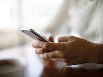 State of Mobile: Warga RI Paling Lama Main Hp Sehari