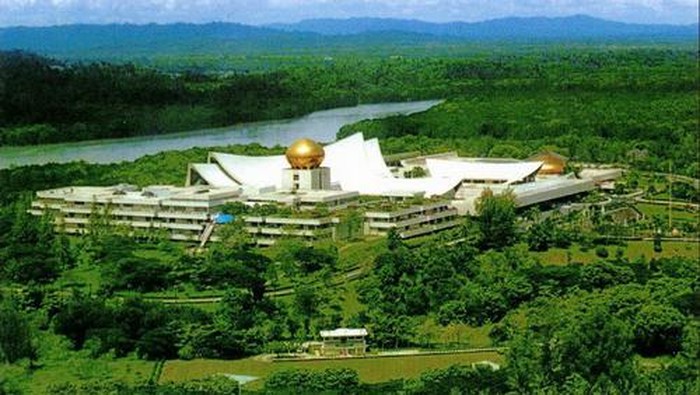 Istana Nurul Iman/via istananuruliman.org