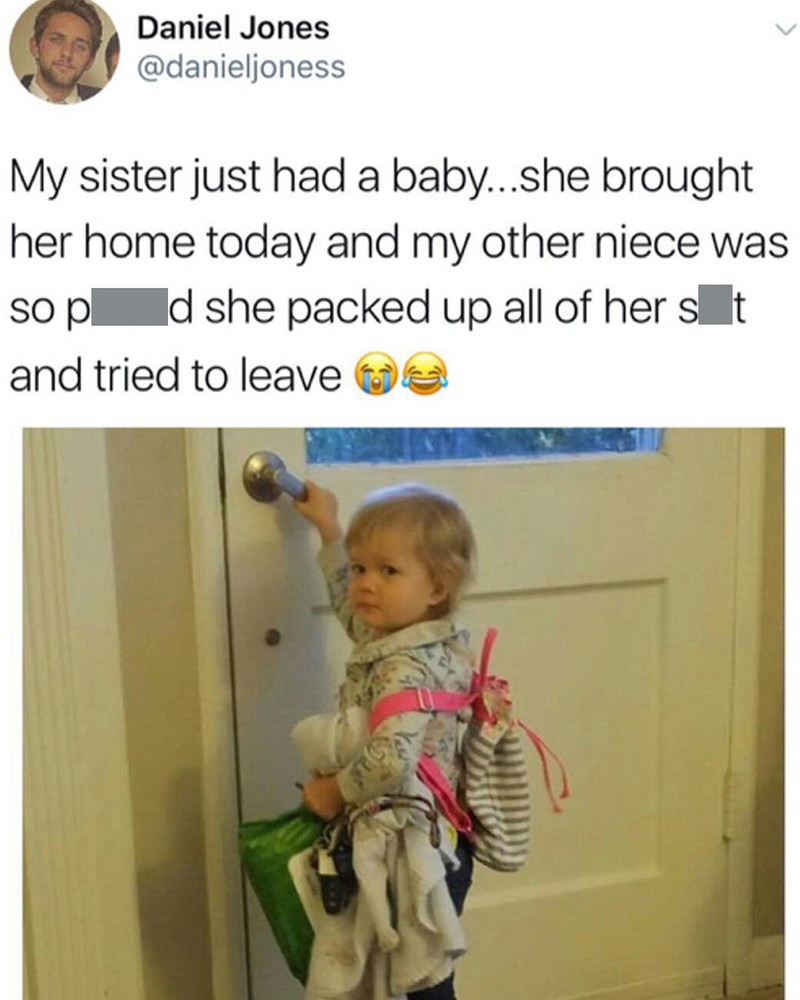 Kelakuan anak kecil yang masih polos memang suka bikin heran dan geleng-geleng kepala. Duh, gemes banget sih.