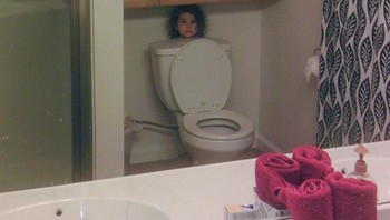 Petak umpet lainnya. Coba cari di mana. Foto: Reddit via Bored Panda