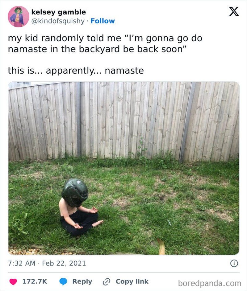 Kelakuan anak kecil yang masih polos memang suka bikin heran dan geleng-geleng kepala. Duh, gemes banget sih.