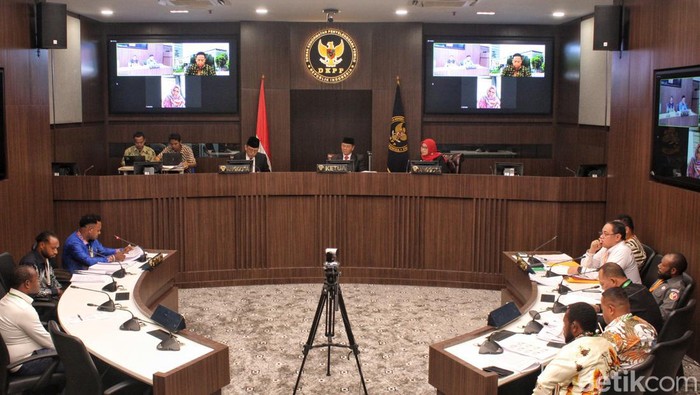 Ketua Bawaslu Rahmat Bagja Jalani Sidang Kode Etik DKPP