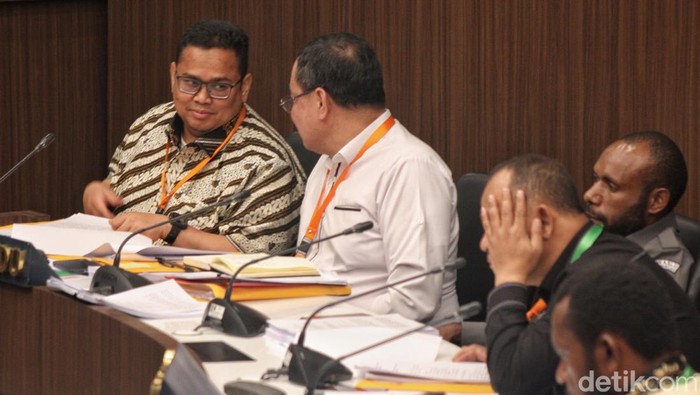 Ketua Bawaslu Rahmat Bagja Jalani Sidang Kode Etik DKPP Ketua Bawaslu Rahmat Bagja Jalani Sidang Kode Etik DKPP