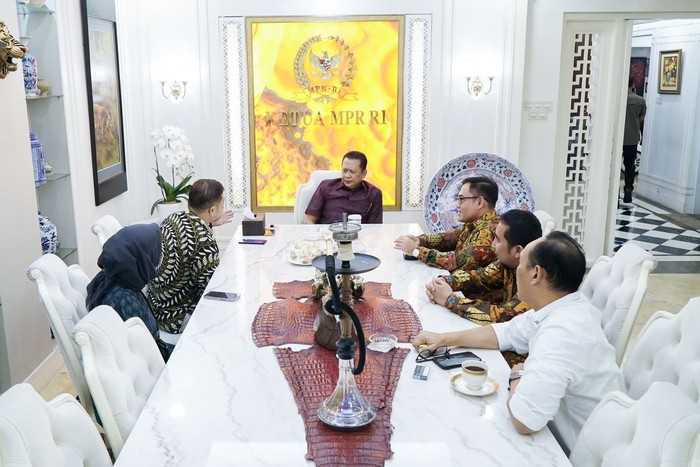 Ketua MPR RI Bambang Soesatyo (Bamsoet)  menerima Pimpinan Bank Muamalat di Jakarta, Kamis (11/1/2024).