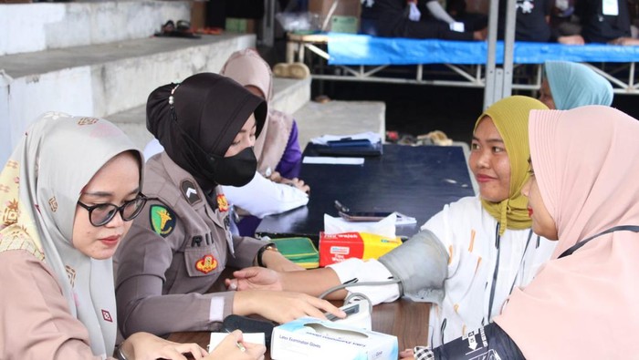 Layanan Kesehatan Gratis Polres Way Kanan untuk petugas pelipat suara