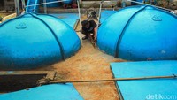 Biodigester merupakan sistem yang mempercepat pembusukan bahan organik. Nantinya, biodigester ini membentuk biogas. Komponen biodigester itu berbentuk tabung biogas berukuran besar.