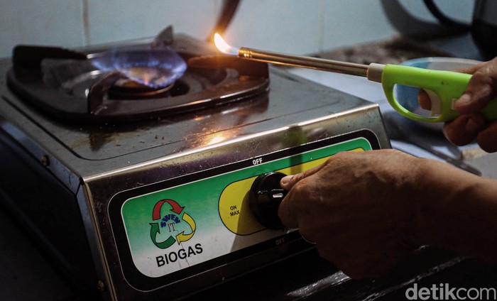 Di tengah hiruk pikuk Kota Jakarta, ada juga yang sudah memanfaatkan energi terbarukan Biogas dari kotoran sapi. Penasaran seperti apa? Intip saja prosesnya yuks.
