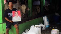 Mata rantai ini telah dijalin oleh Burhan bertahun-tahun, sebelum menjadi peternak Burhan merupakan karyawan swasta yang memilih resign untuk fokus di kandang sapi sesuai dengan amanah orang tuanya.