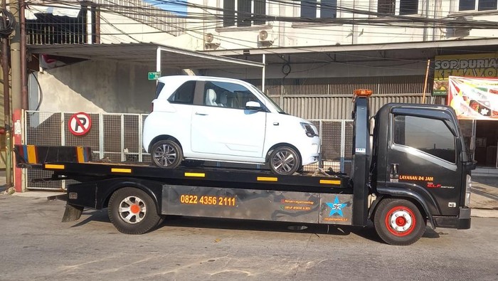 Mobil listrik yang mogok nggak boleh diderek sembarangan