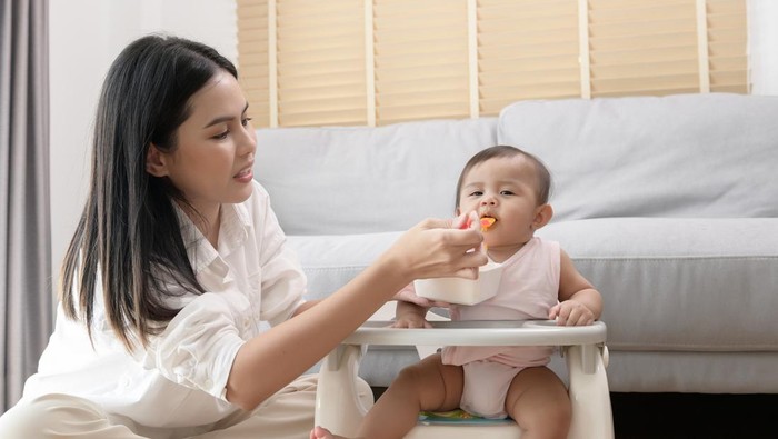 Panduan MPASI yang Tepat dari Kemenkes untuk Cegah Anak Stunting