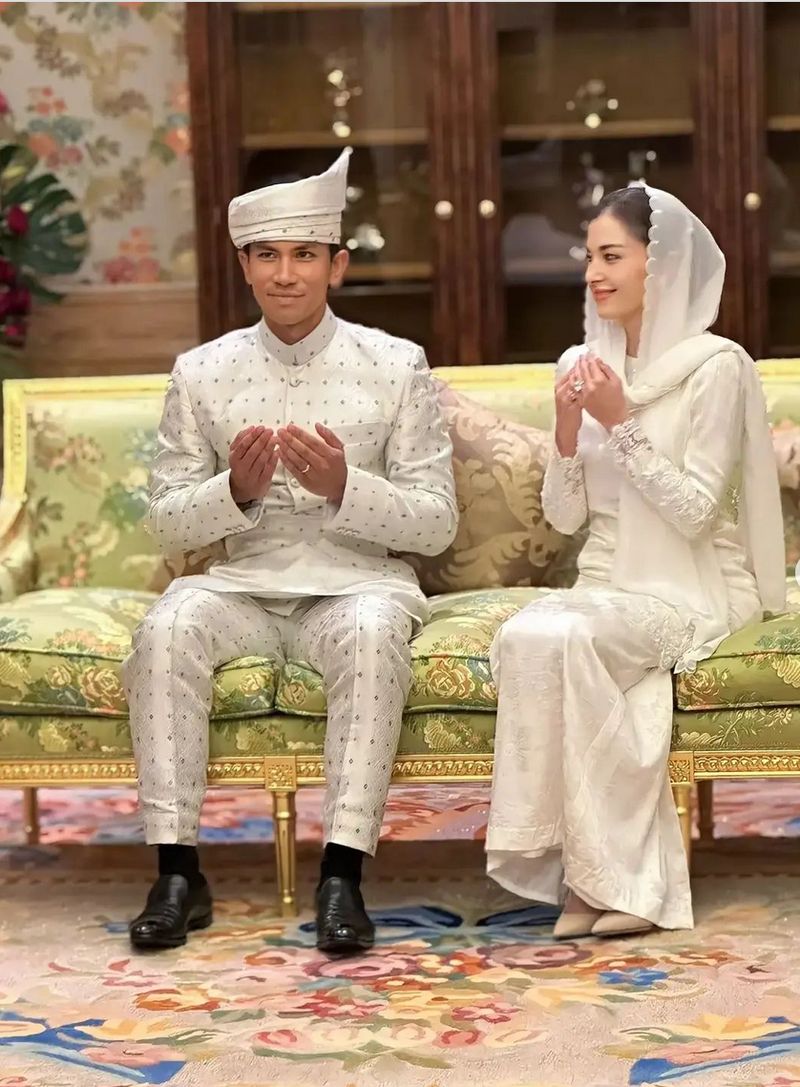 Pangeran Abdul Mateen dan Anisha Rosnah menikah.