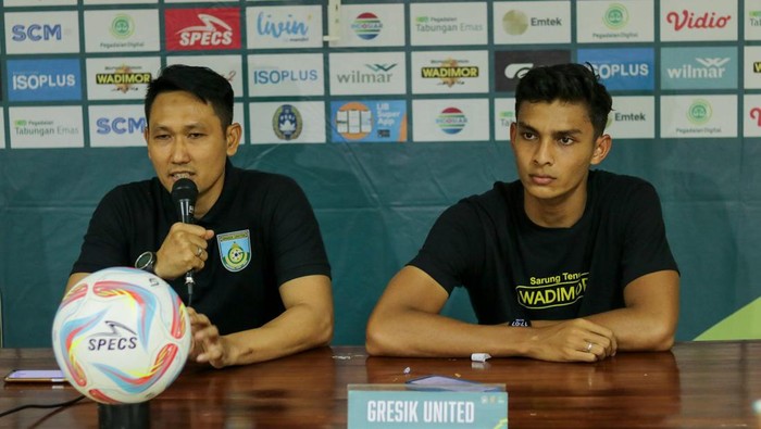 Pelatih Gresik United Indra