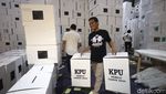 Pemilu Makin Dekat, Intip Kesibukan di Gudang Logistik KPU Kota Tangsel