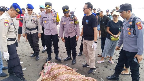 Penemuan jasad seorang perempuan menggegerkan warga di Pantai Yeh Gangga, Desa Sudimara, Kabupaten Tabanan, Bali, Jumat (12/1/2024). (Foto: Polsek Tabanan)