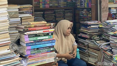 Pusat Buku Bekas Kampung Ilmu Surabaya Tetap Eksis, Ditengah Gempuran Online Shop