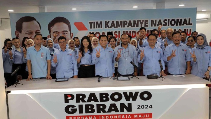 Relawan Pragib mendeklarasikan dukungan untuk Prabowo Subianto dan Gibran Rakabuming Raka di Sekber Relawan Prabowo-Gibran, Jl. Letjen S Parman No Kav 7-8 Kemanggisan, Palmerah, Jakarta Barat, Jumat (12/1/2024).