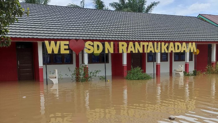 Salah satu sekolah terdampak banjir di Muratara.