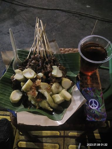 Te, Sate! 5 Sate Legendaris Ini Empuk Dagingnya dan Legit Bumbunya