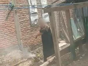 Emak-emak di Kolaka Timur Adu Jotos gegara Bakar Sampah Dekat Jemuran