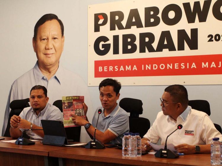 TKN Temukan Koran Achtung Isinya Sudutkan Prabowo