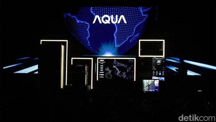 Kehidupan modern makin mudah berkat hadirnya teknologi pintar pada perangkat runah. Hadirnya teknologi ini mendukung konsep smart living di Indonesia. AQUA Elektronik menghadirkan berbagai produk inovatif yang mendukung konsep smart living dalam acara peluncuran di Jakarta, Jumat (12/1/2024).